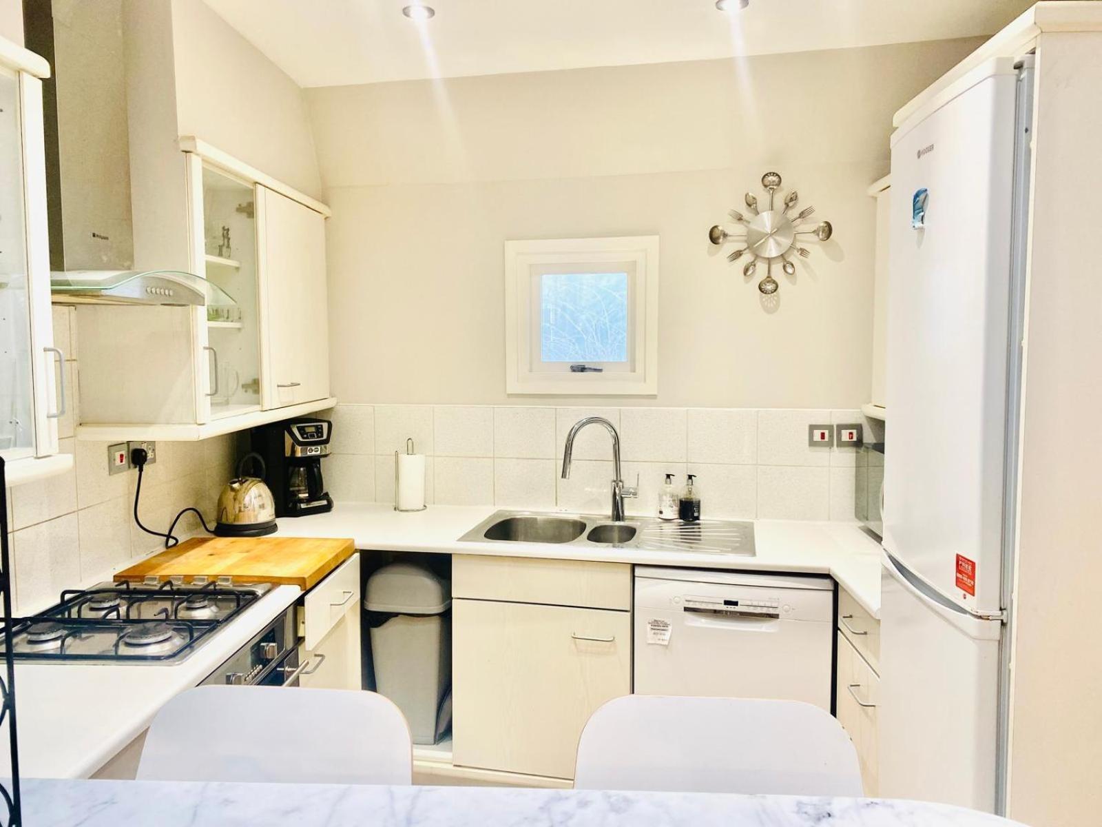 Large Self-Contained Cozy Studio London Exterior foto